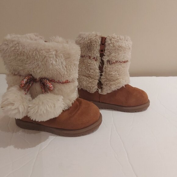 ❣️Girls fur winter boots size 6M (#385) - Picture 2 of 7